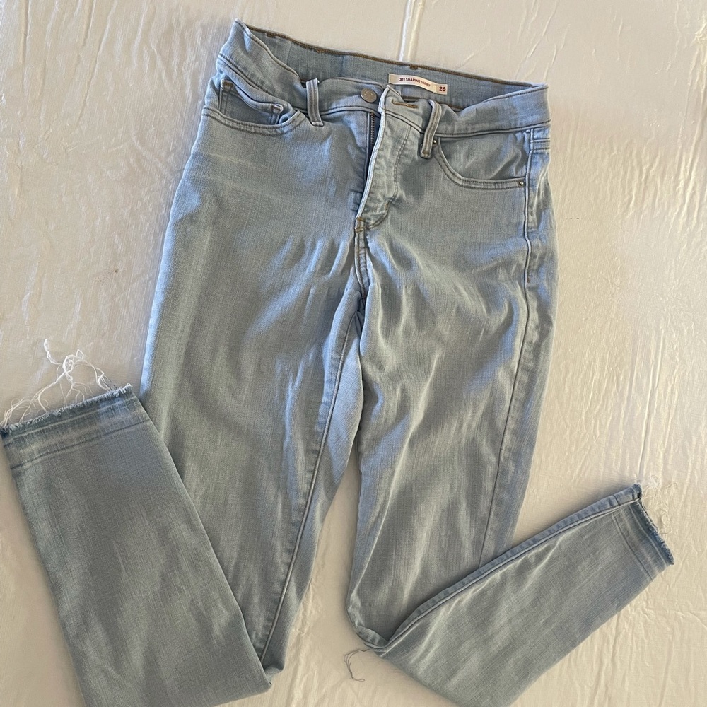 311 Shaping Skinny Levis Jeans